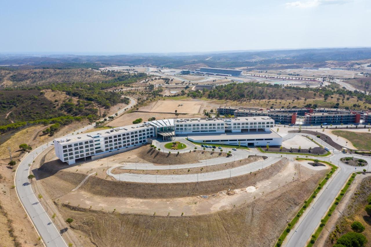 Algarve Race Resort - Hotel Montes de Cima Exterior photo